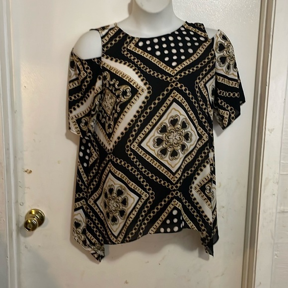 Chico’s size 1 8 - 10 cold shoulder status print top black gold chain blouse - Picture 1 of 9